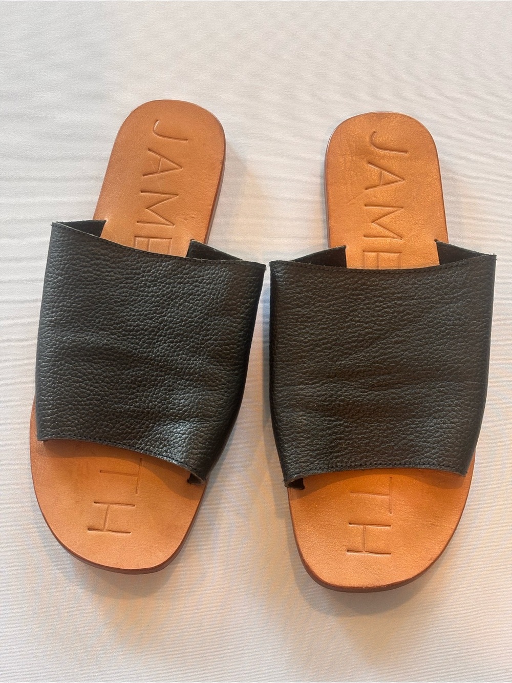 JAMES High-Comfort Black Leather Slide Sandals for Women
